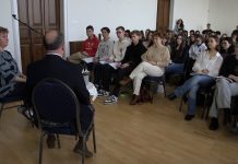 Rendhagyó irodalomóra Rényi Ádámmal a Ceglédi Kossuth Lajos Gimnáziumban – összefoglaló