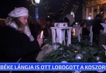 A béke lángja is ott lobogott a koszorún