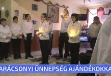 Karácsonyi ünnepség ajándékokkal